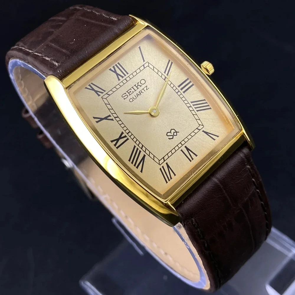 Vintage Style Seiko Quartz Mens Gold Watch & Black accents W/ Leather Strap